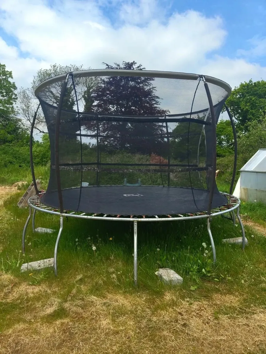 Trampoline