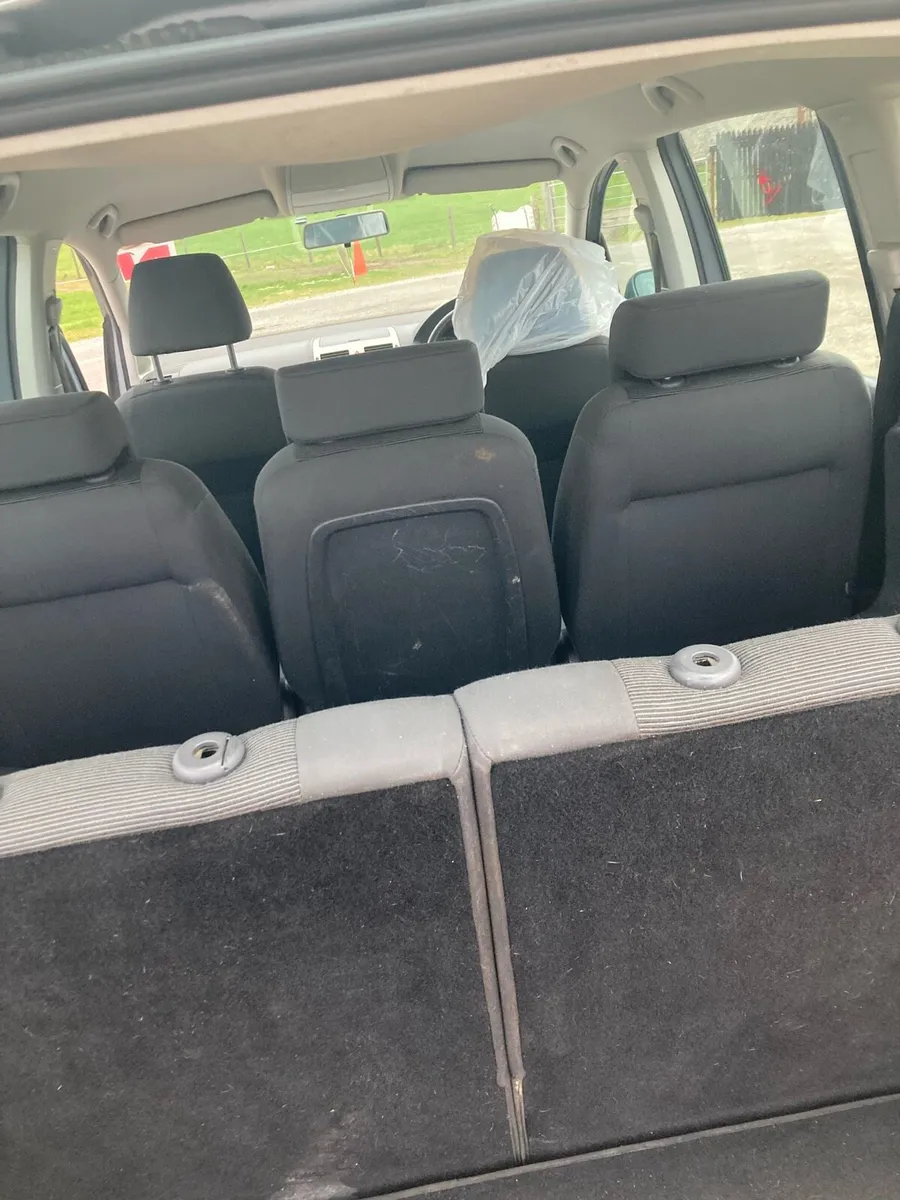 2008 Volkswagen Touran 1.9 diesel 7 seater - Image 3