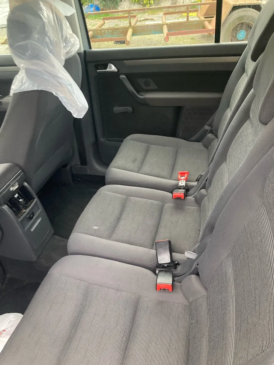 2008 Volkswagen Touran 1.9 diesel 7 seater - Image 4