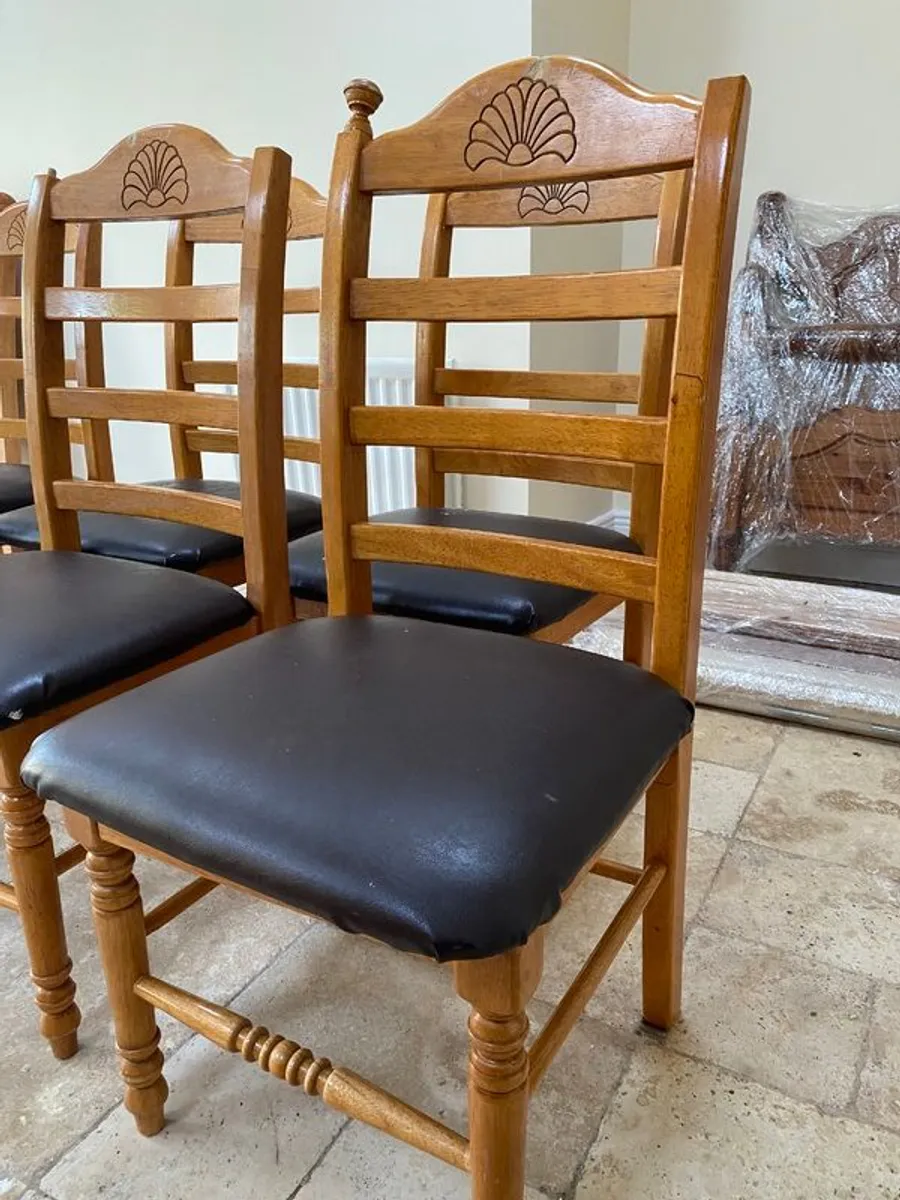 Kitchen table and chairs - Image 4
