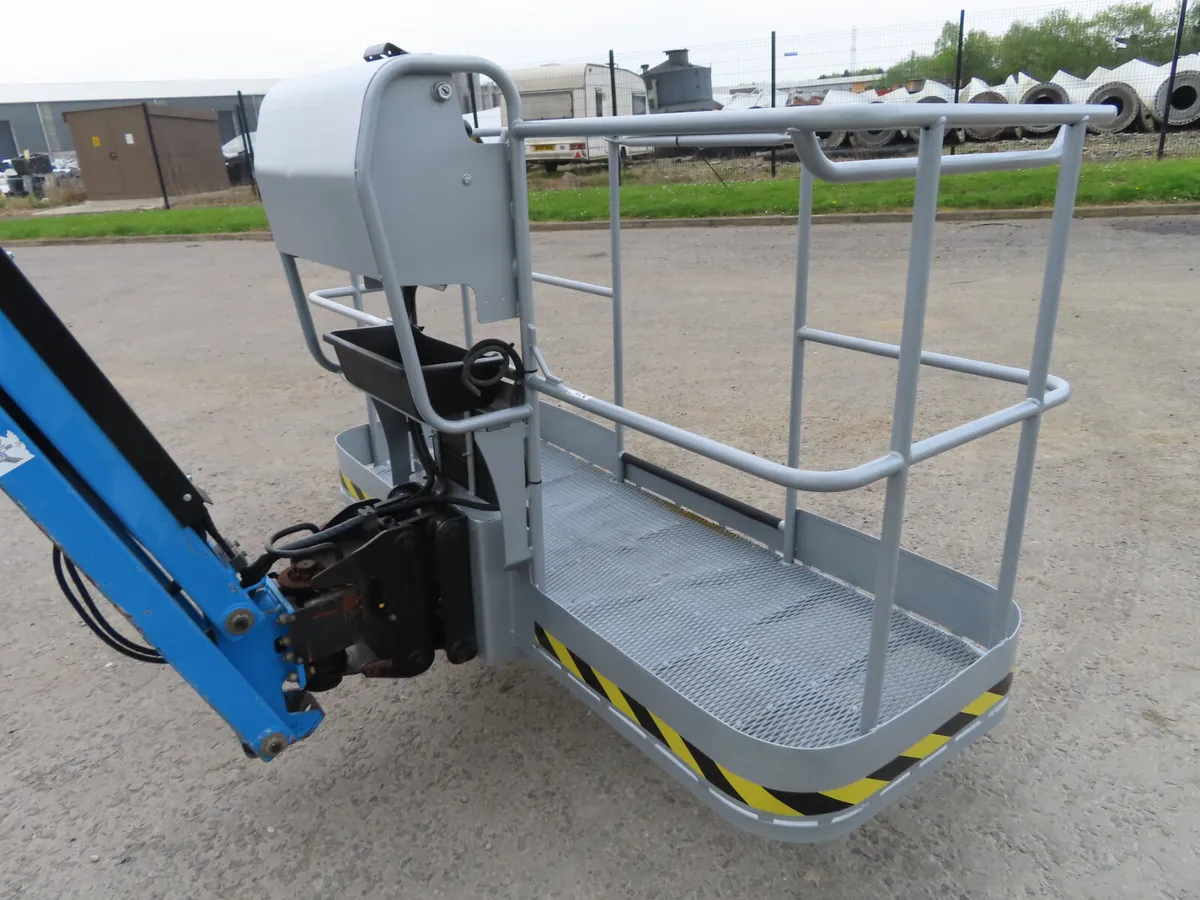 Manitou 180 ATJ Articulating Boom Lift - Image 4
