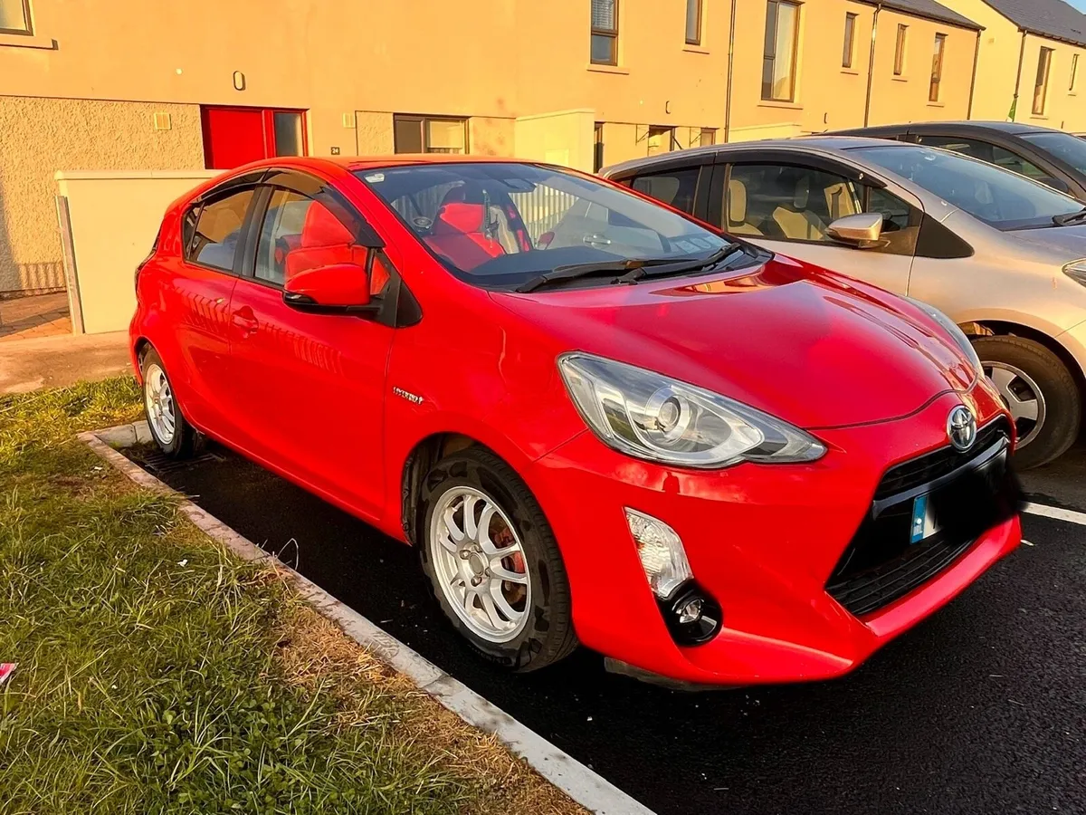 Car - Image 2