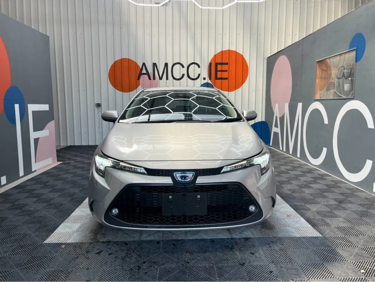Toyota Corolla 1.8 Hyrbid / 102k KMs / Reverse Ca - Image 2
