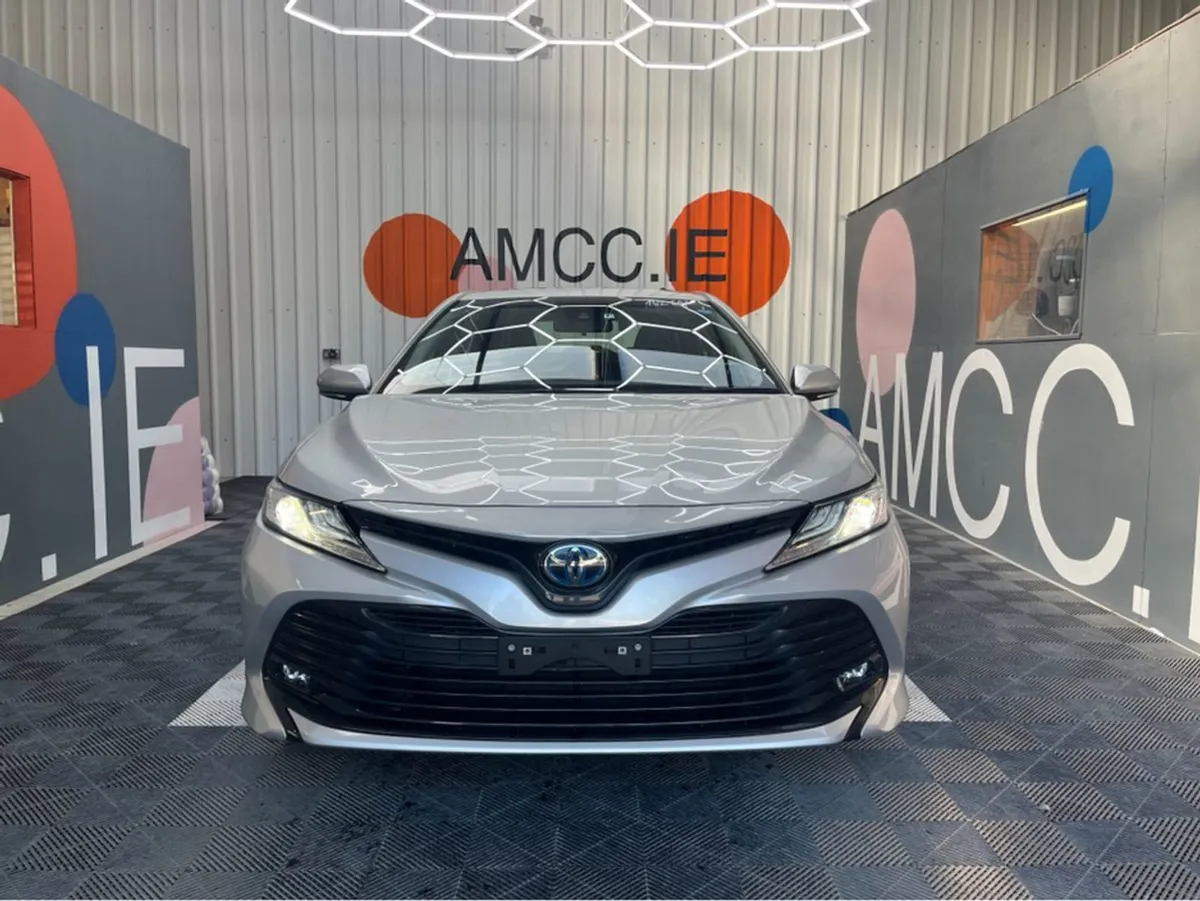 Toyota Camry 2.5 Hyrbid / 90k KMs / Adaptive Crui - Image 2