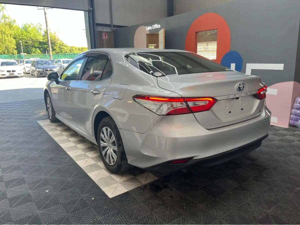 Toyota Camry 2.5 Hyrbid / 90k KMs / Adaptive Crui - Image 4