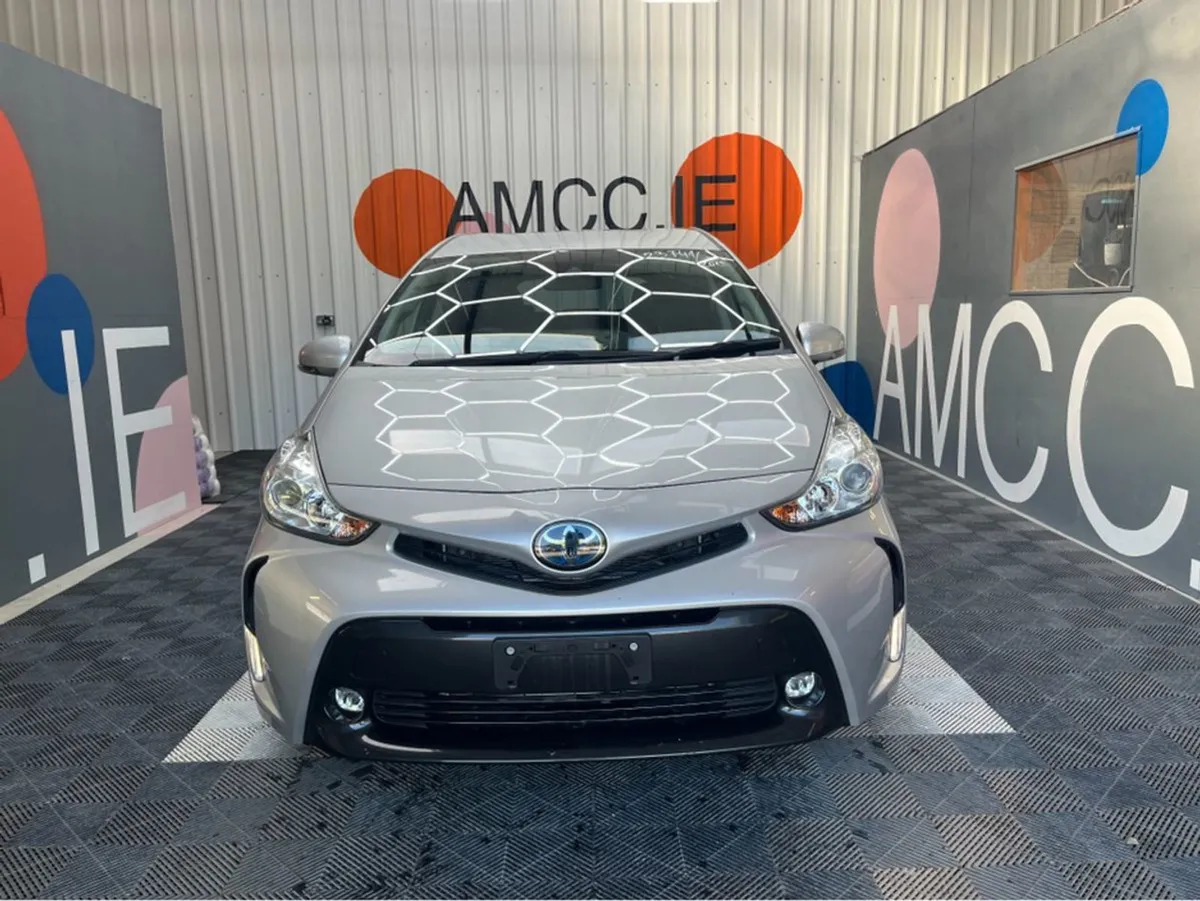 Toyota Prius 1.8 Hyrbid / 33k KMs / Reverse Camer - Image 3