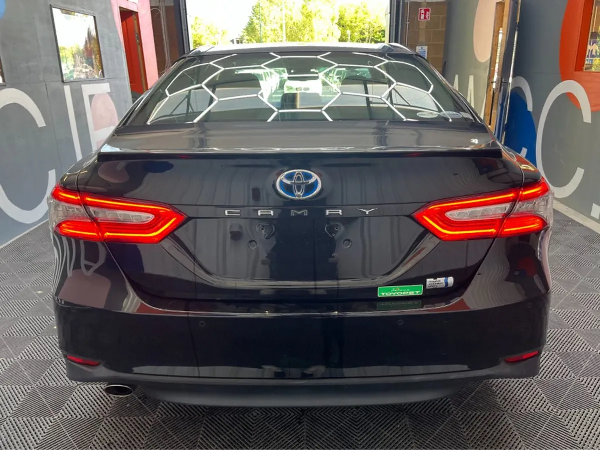 Toyota Camry Only  20950  2.5 Hyrbid / 92k KMs / - Image 4