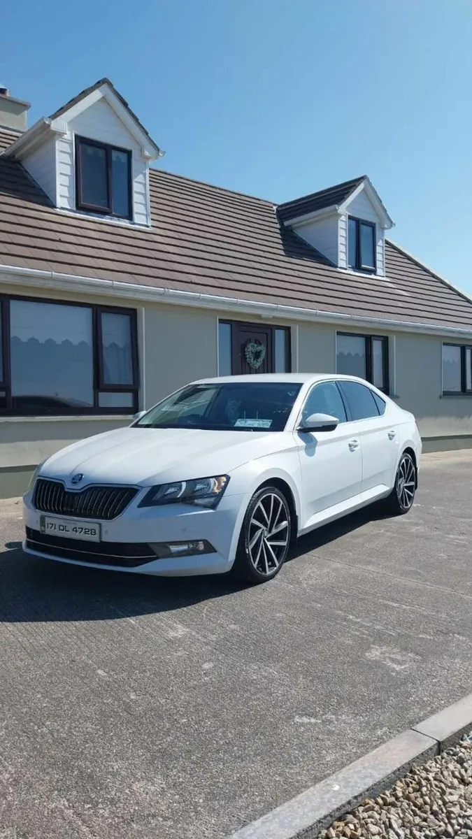 Skoda Superb 2017 - Image 1