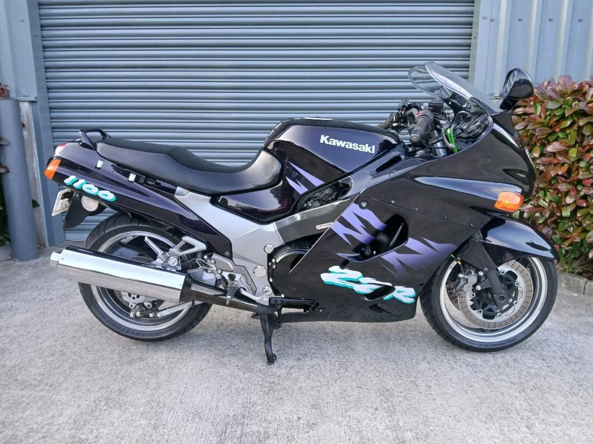 Kawasaki ZZR 1100 - Image 1