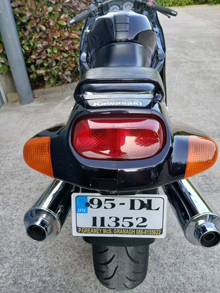 Kawasaki ZZR 1100 - Image 4