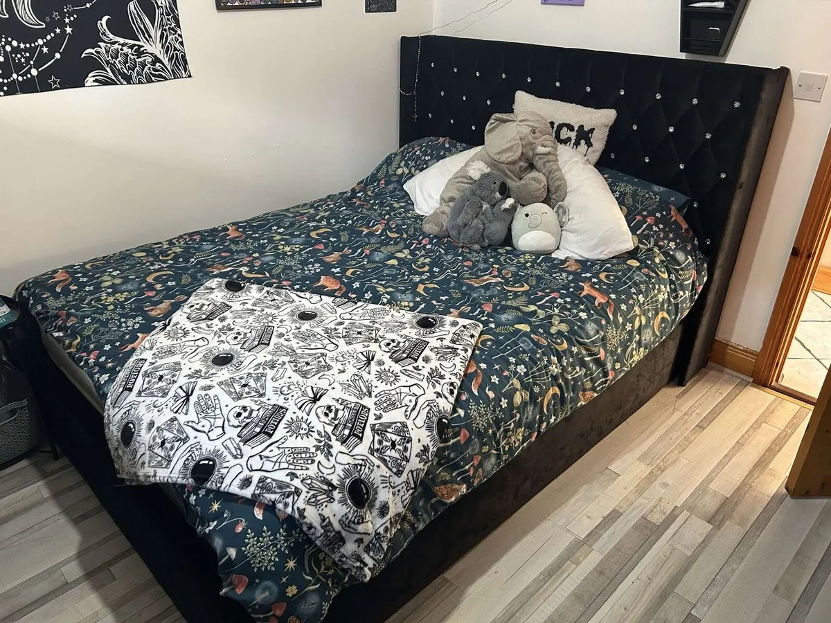 King Size Bed - Image 1