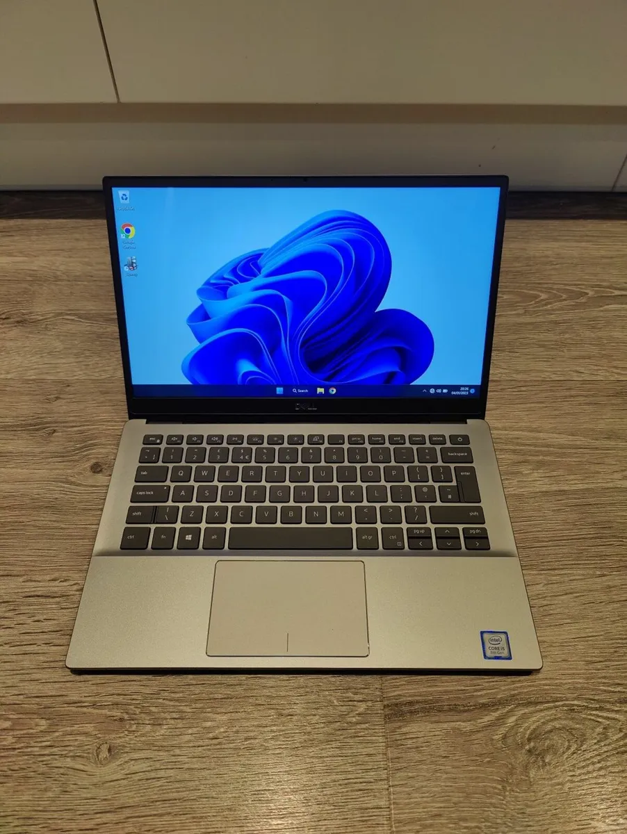Dell Latitude 3301 | i5 | 8GB | 256GB | 13.3" FHD - Image 1