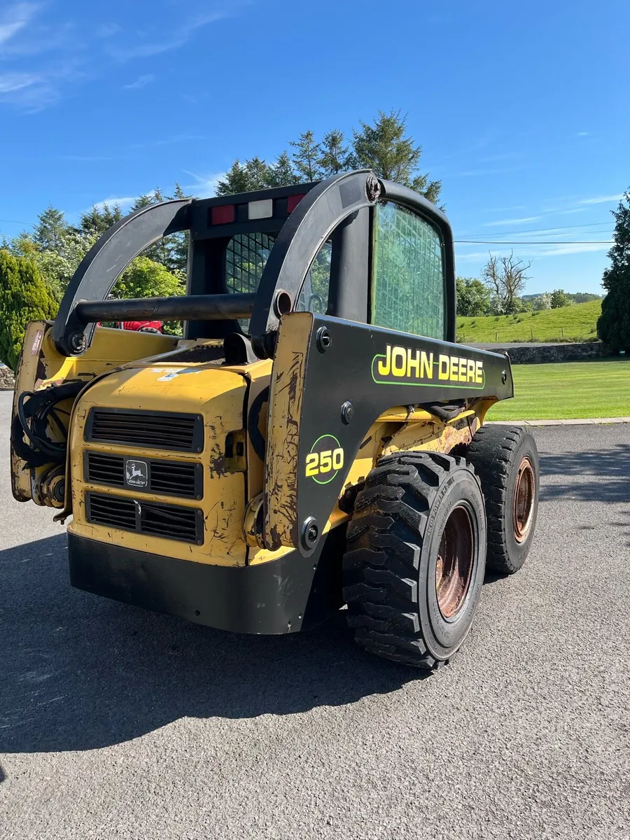 John Deere 250 Skidsteer. - Image 3