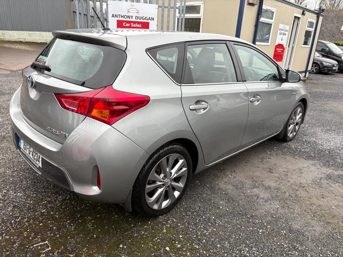 Toyota Auris hybrid - Image 3