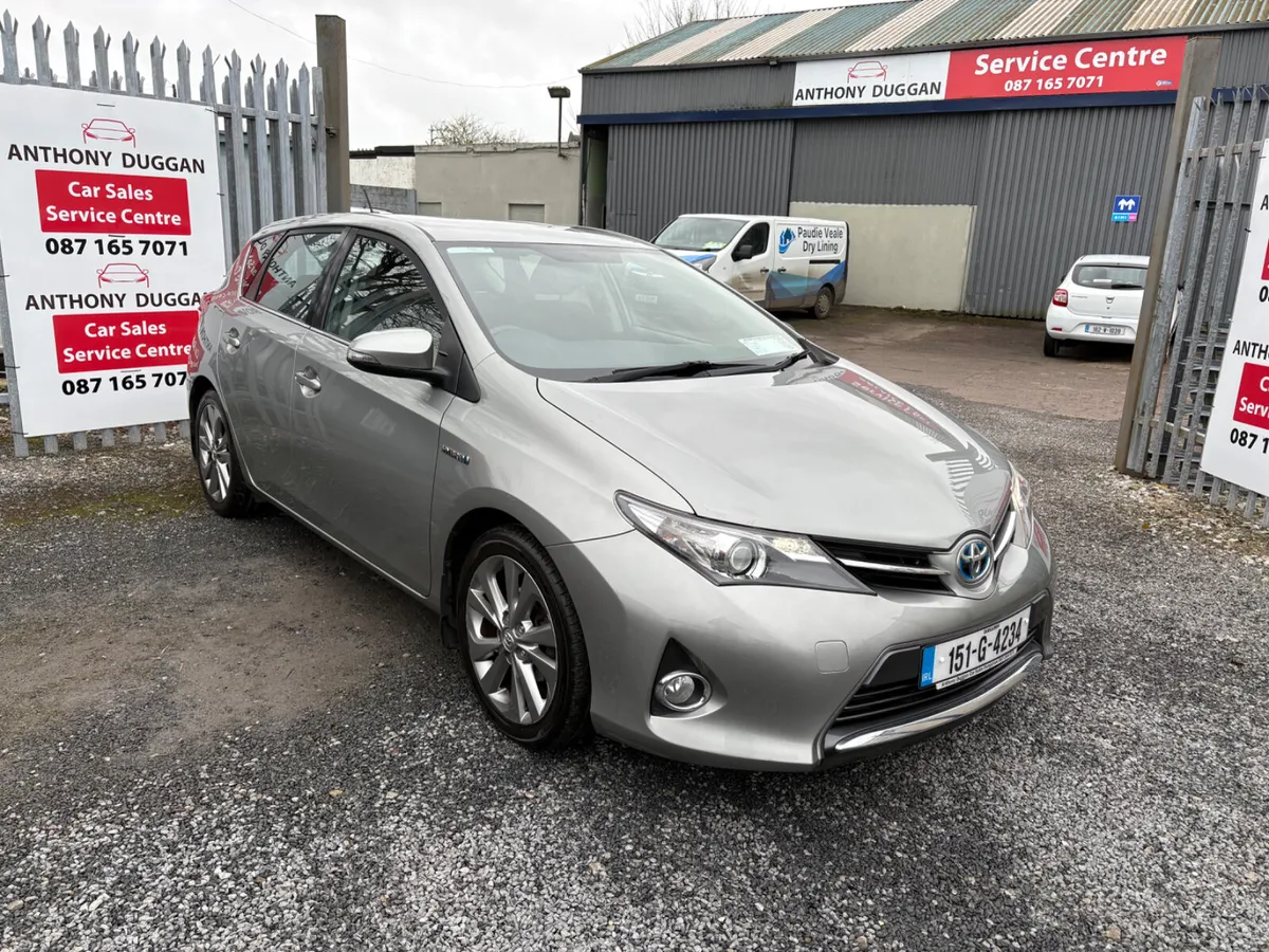 Toyota Auris hybrid - Image 1
