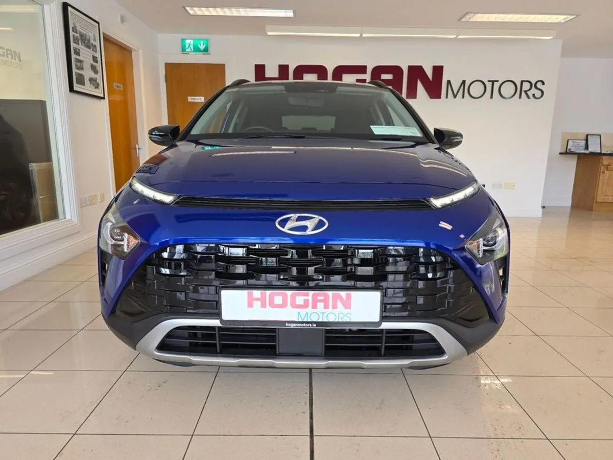Hyundai Bayon Executive 2 Tone 5DR - Image 2