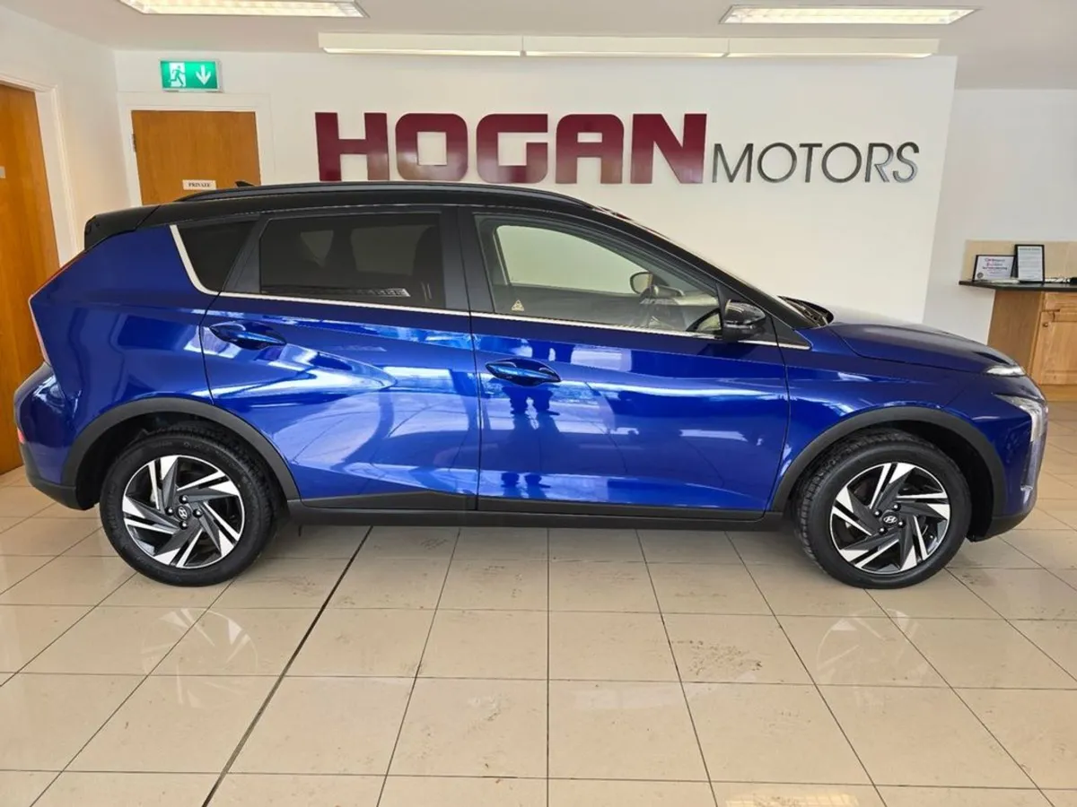 Hyundai Bayon Executive 2 Tone 5DR - Image 3