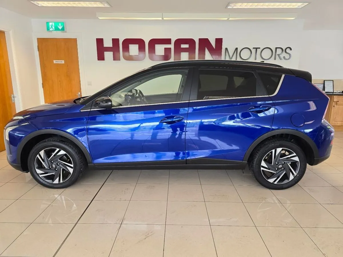 Hyundai Bayon Executive 2 Tone 5DR - Image 4