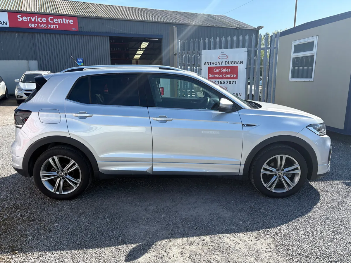 2023 Volkswagen T-Cross - Image 2