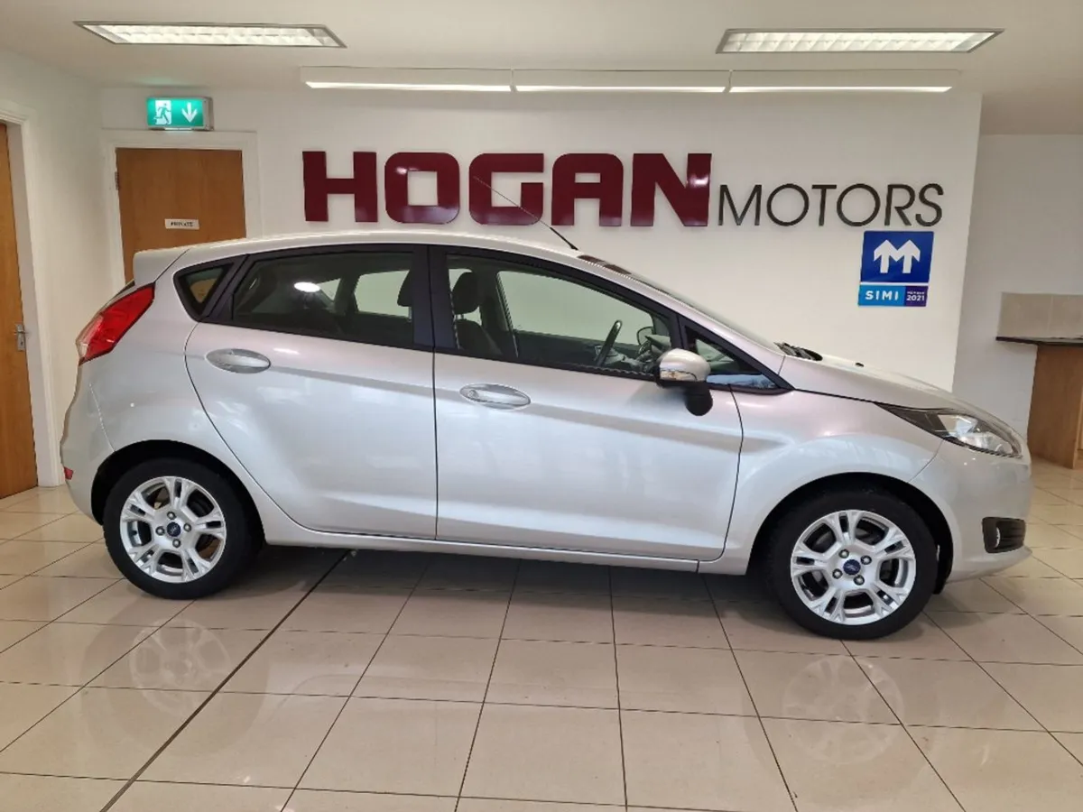 Ford Fiesta Zetec Automatic - Image 3