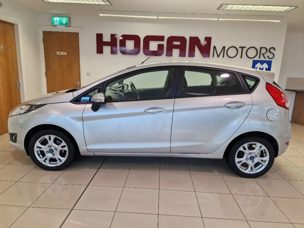 Ford Fiesta Zetec Automatic - Image 4