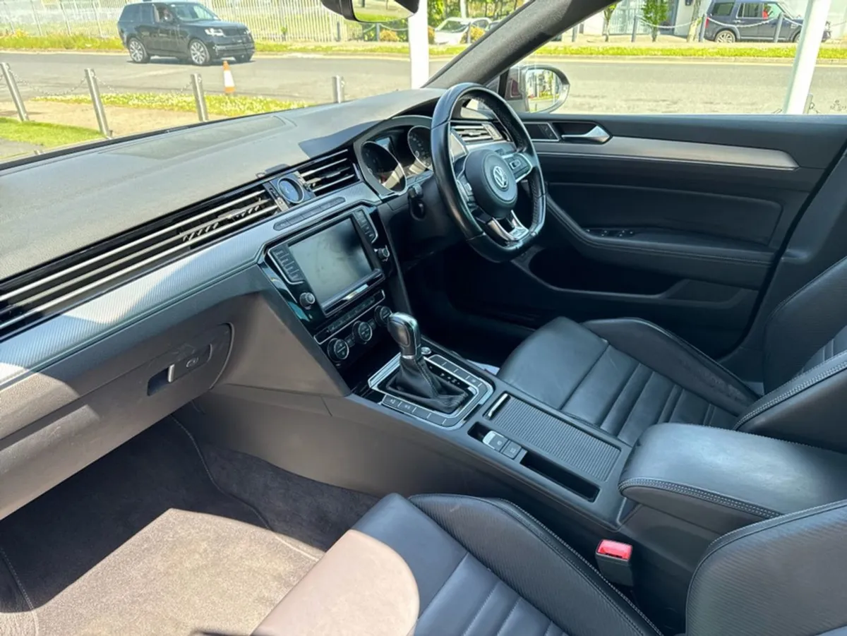 Volkswagen Passat 1.4l Petrol Automatic R-line  m - Image 3