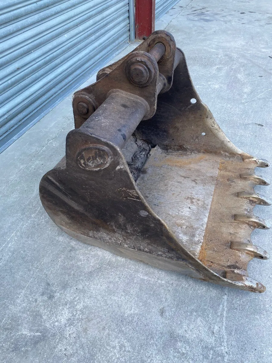 Geith 36 inch Digger Bucket, 50mm pins. - Image 3