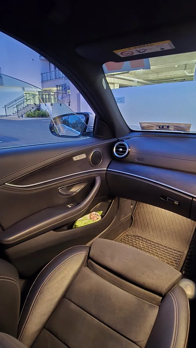 Mercedes-Benz E-Class AMG Line 2017 - Image 4