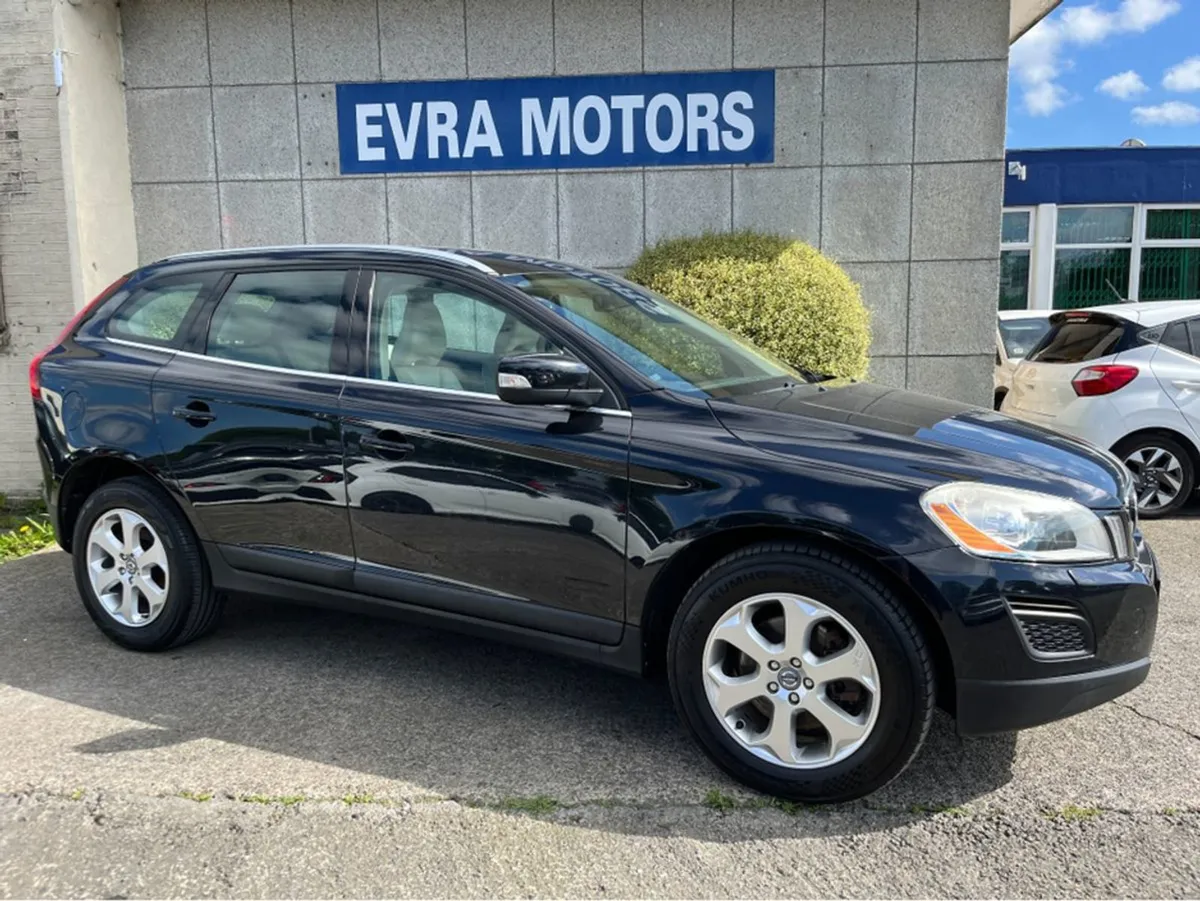 Volvo XC60 SE Luxury D3 2.0 Diesel //high Spec//f - Image 3