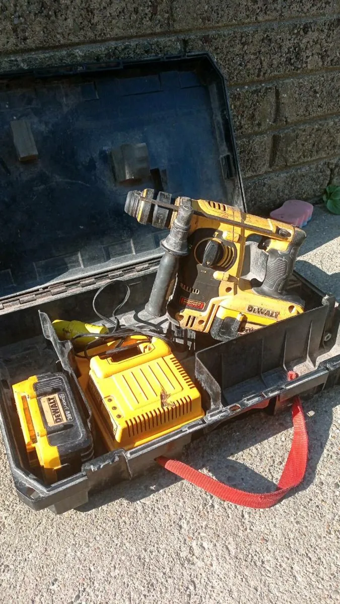 DeWalt Battery Hammer Drill - Image 2