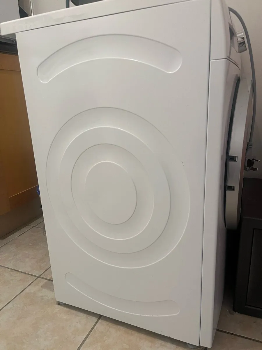 Bosch washing machine 8kg - Image 2