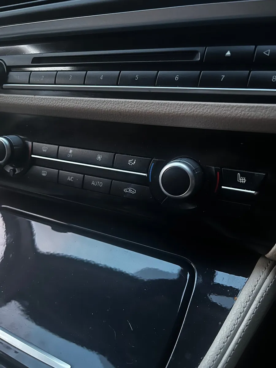 BMW 5-Series 2016 - Image 4