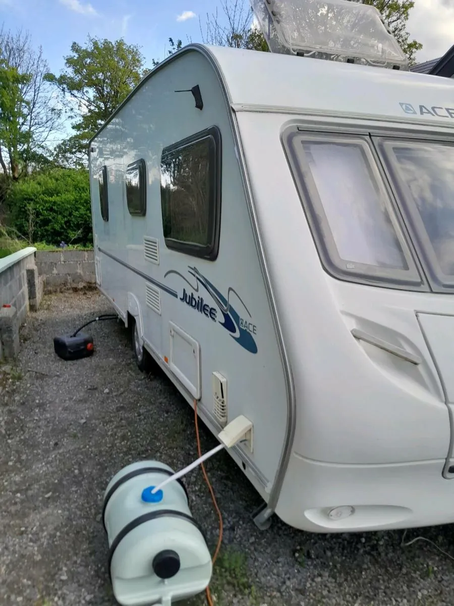 Ace Jubilee 4 Berth Caravan - Image 3