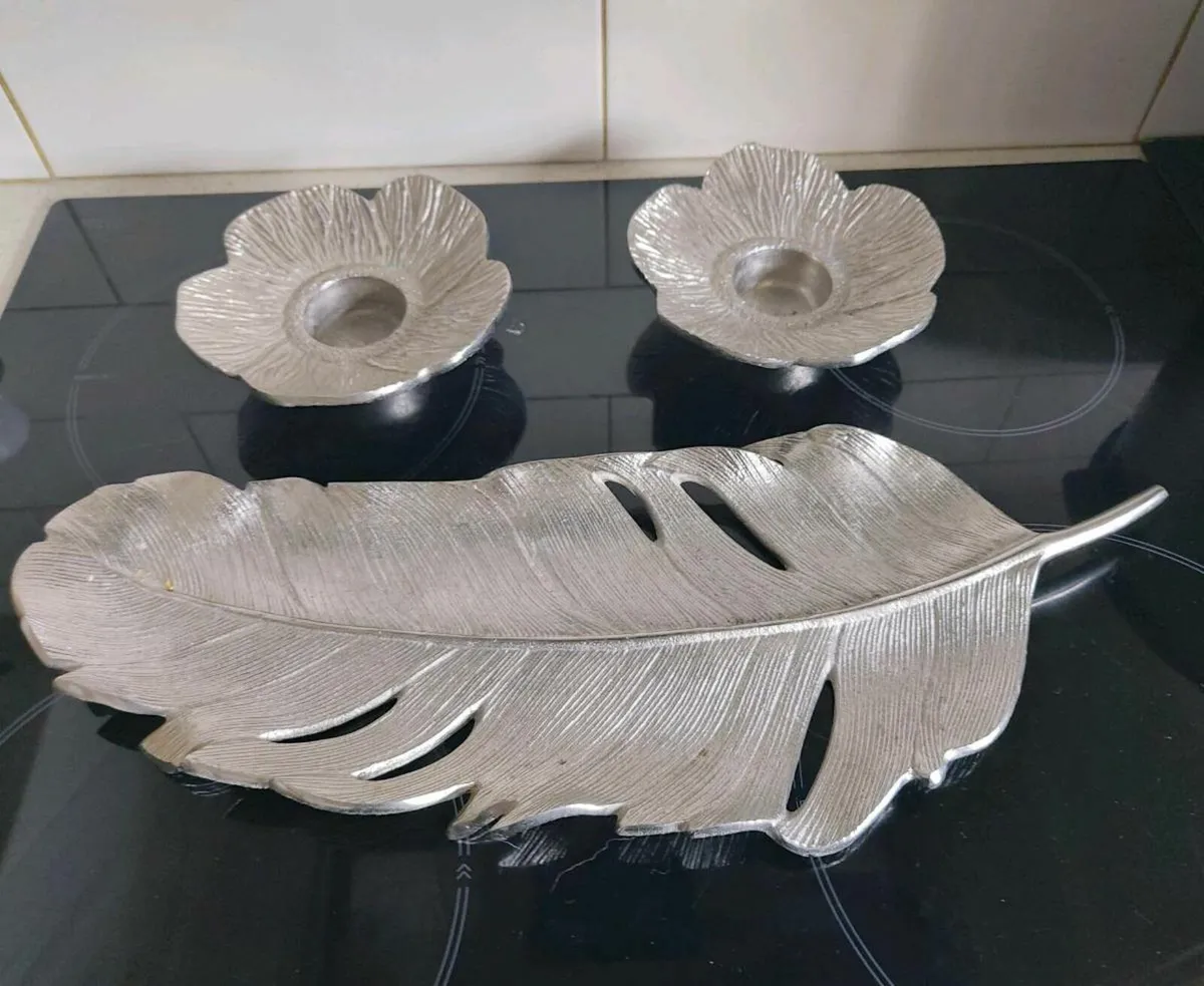 Metal Silver leaf + candle holder display-Delivery - Image 1