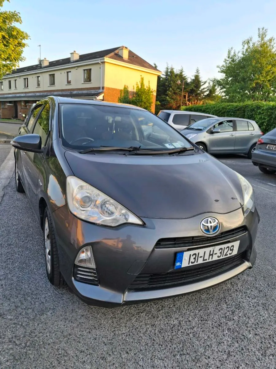 Toyota Aqua hybrid - Image 3