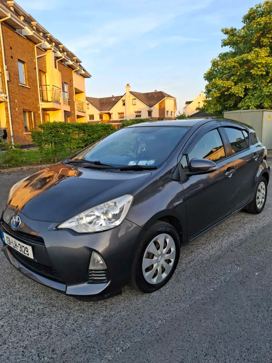 Toyota Aqua hybrid - Image 4