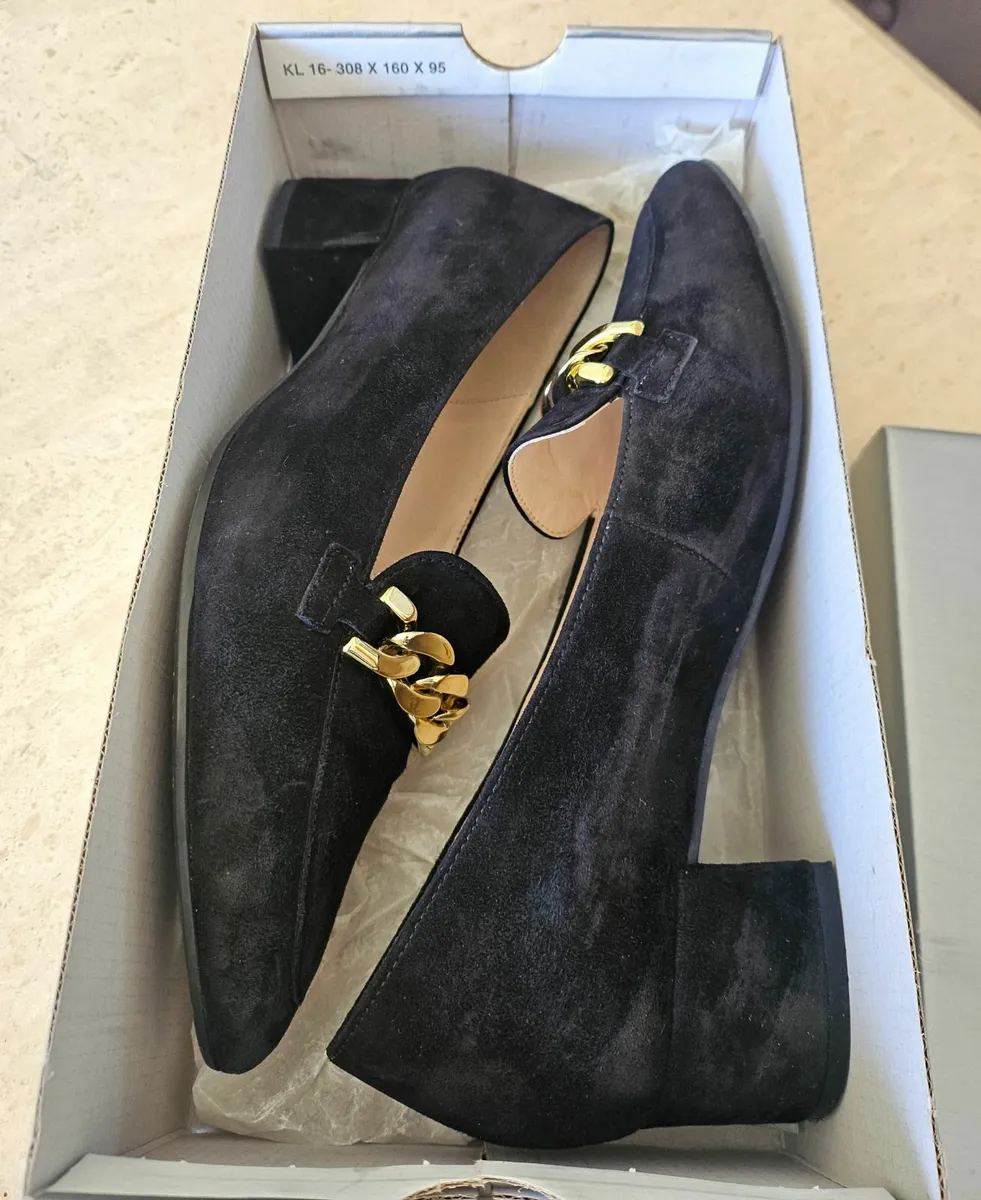 Shoes - Image 2