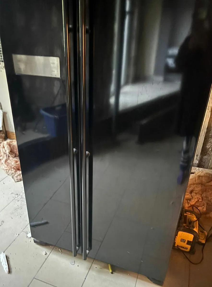 Samsung American Style Fridge Freezer - Image 2