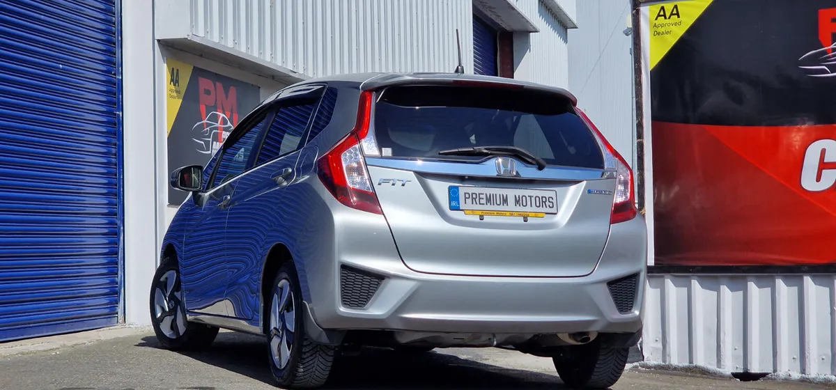 Honda Fit Hybrid Automatic - Image 4