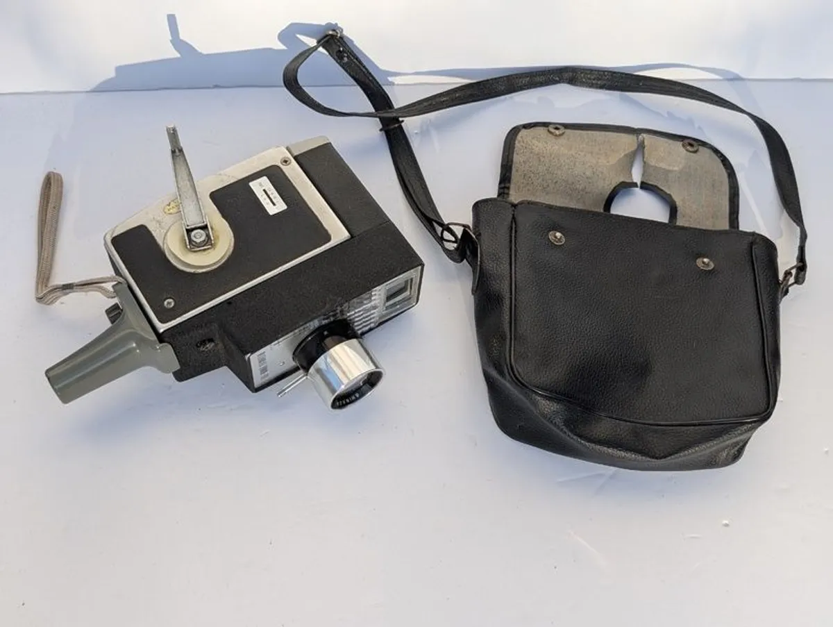 Mayoral Zoom EE 8mm Movie Camera - Untested, With Case - Image 1