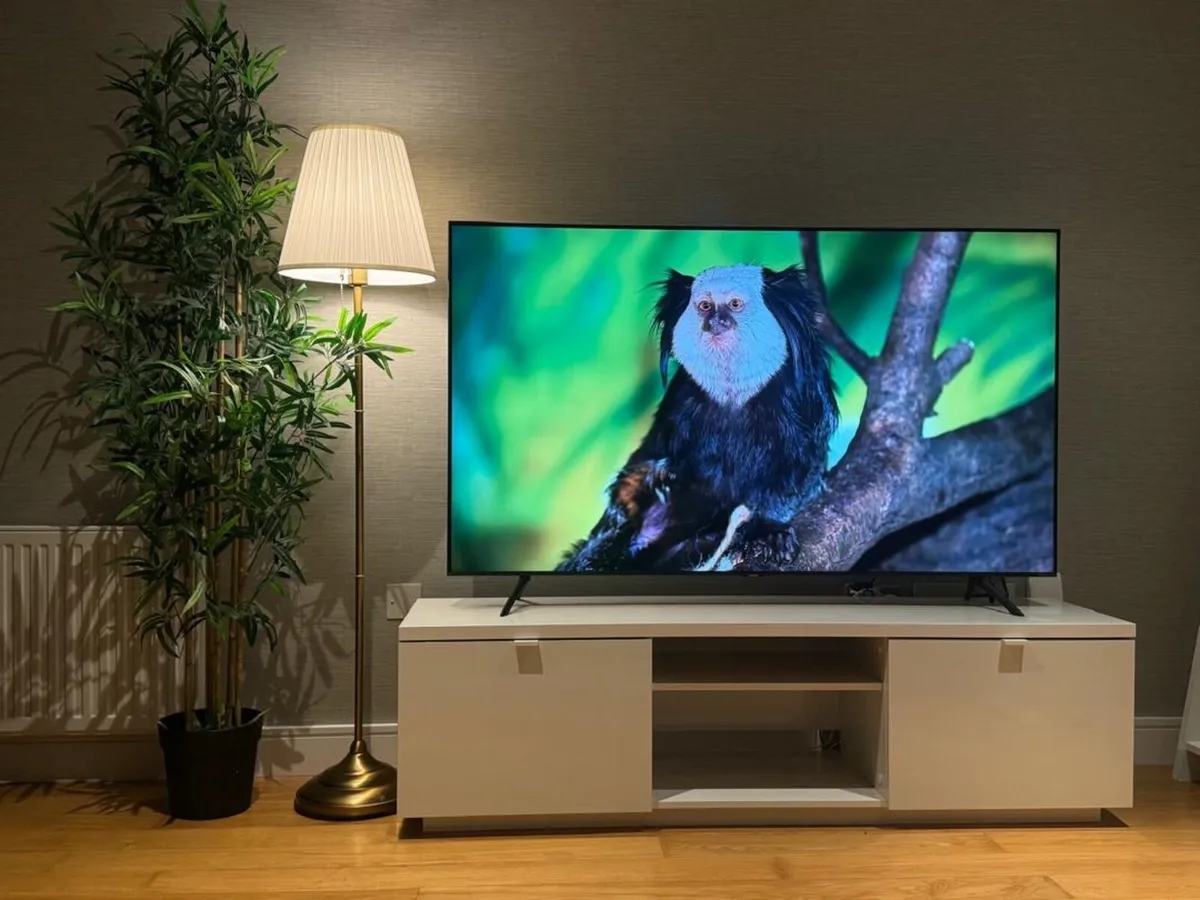 Tv table/ bench - Image 1
