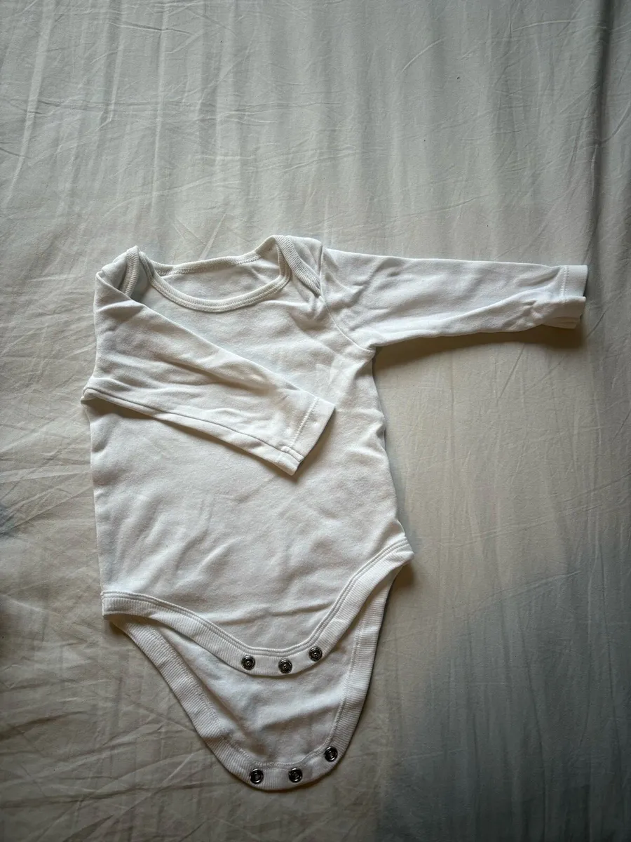 Baby bodysuit (3-6 months) - Image 2