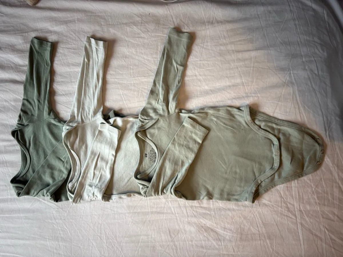 Baby bodysuit (3-6 months) - Image 4