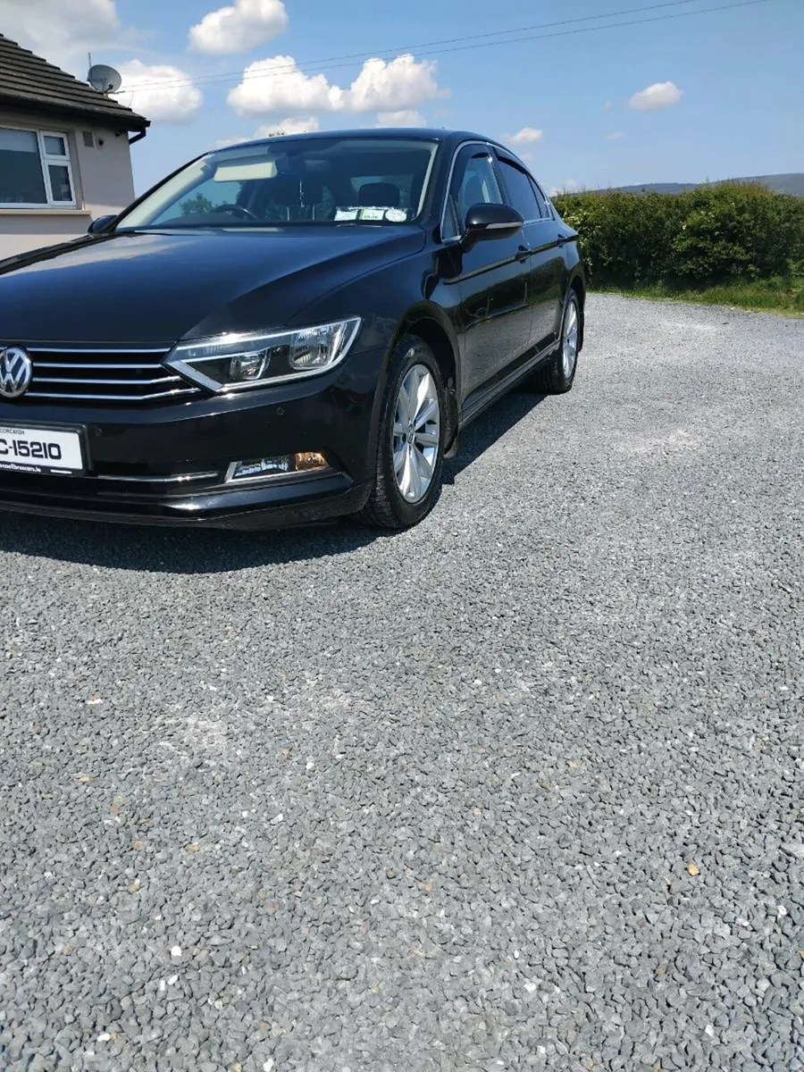 171 Bluemotion Volkswagon Passat - Image 2