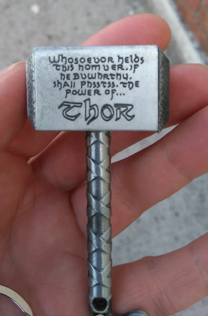 THOR BOTTLE OPENER KEYRING (NEW). - Image 3
