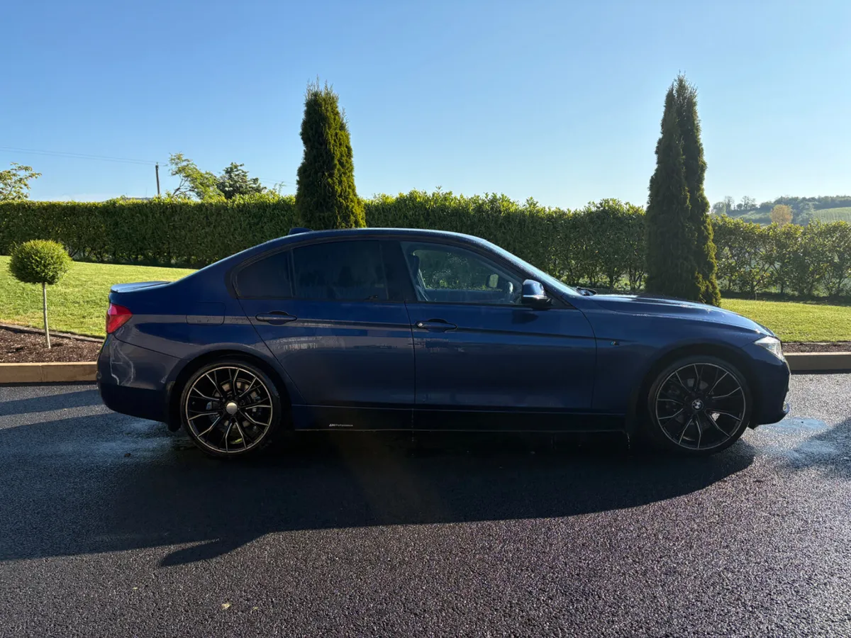 BMW 3-Series 2016 - Image 4