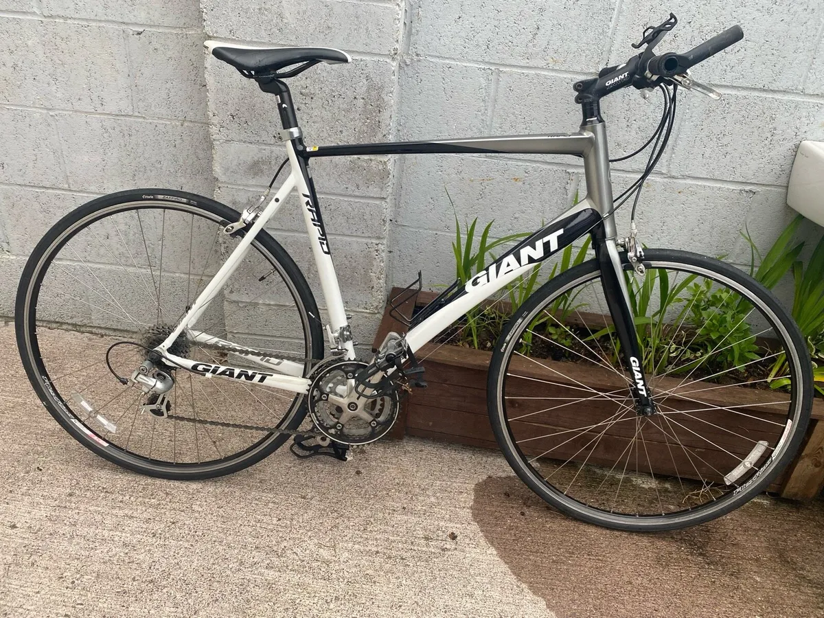 Like new Giant RAPID4 XL 23 inch frame 58 cm - Image 1