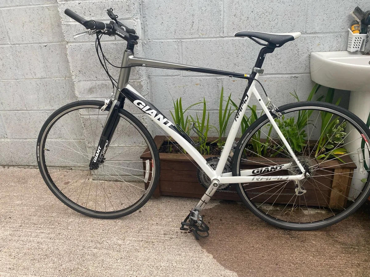 Like new Giant RAPID4 XL 23 inch frame 58 cm - Image 3