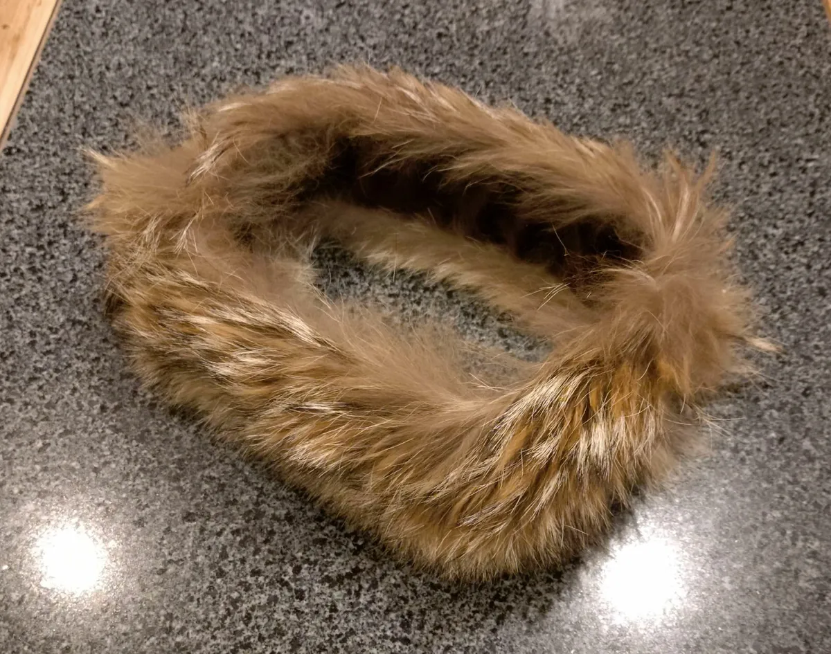 SCARF NECK WARMER. DIFFERENT STYLES. - Image 1