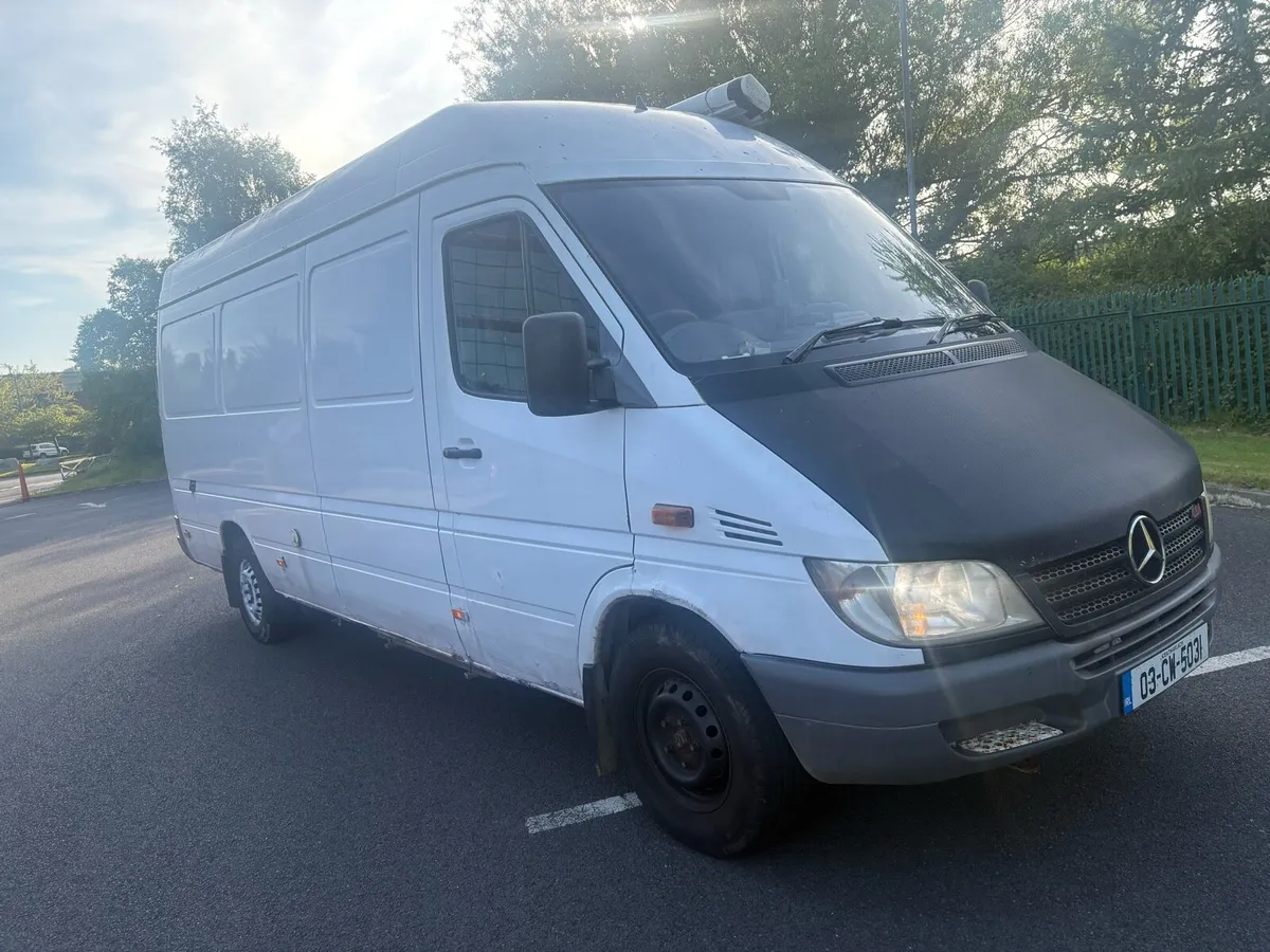 Mercedes sprinter camper - Image 1